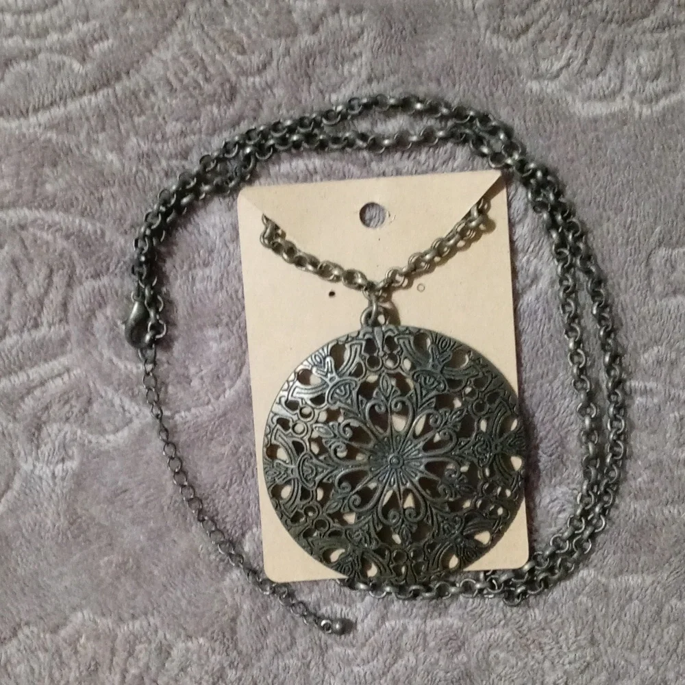 Vintage Bronze Pendant Necklace - Picture 4 of 6